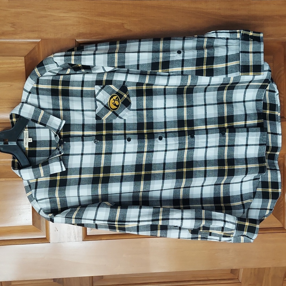 UG Apparel Iowa University Hawkeyes Women's Plaid Button-Down Shirt, Size Large